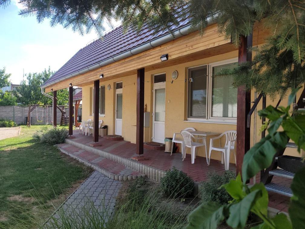 Alenka Hotel Sturovo Luaran gambar
