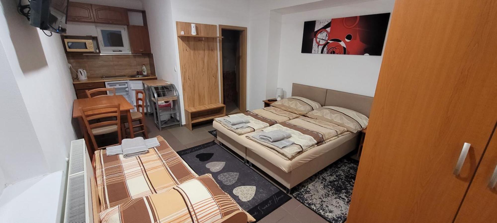 Alenka Hotel Sturovo Luaran gambar