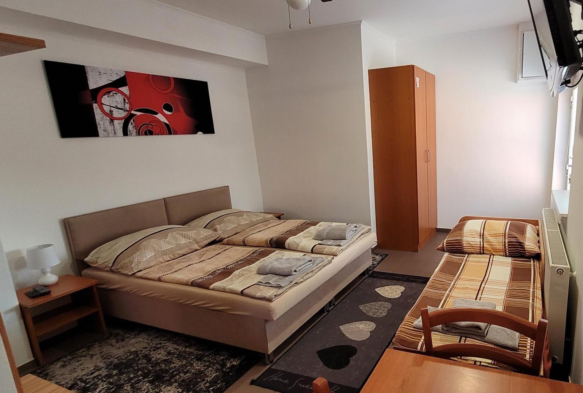 Alenka Hotel Sturovo Luaran gambar